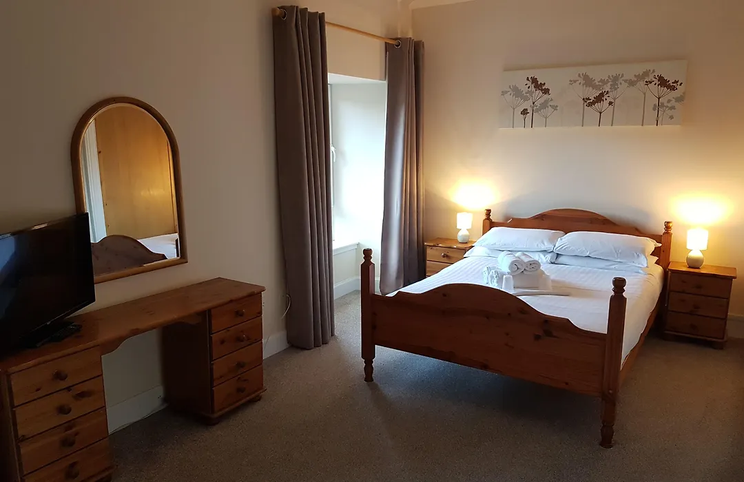 Mackay'S Hotel-1